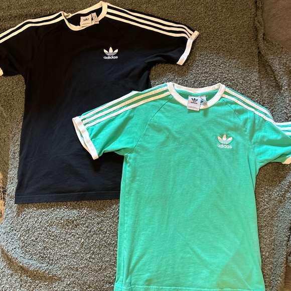 Adidas T- Shirts Women’s size small - Picture 5 of 6